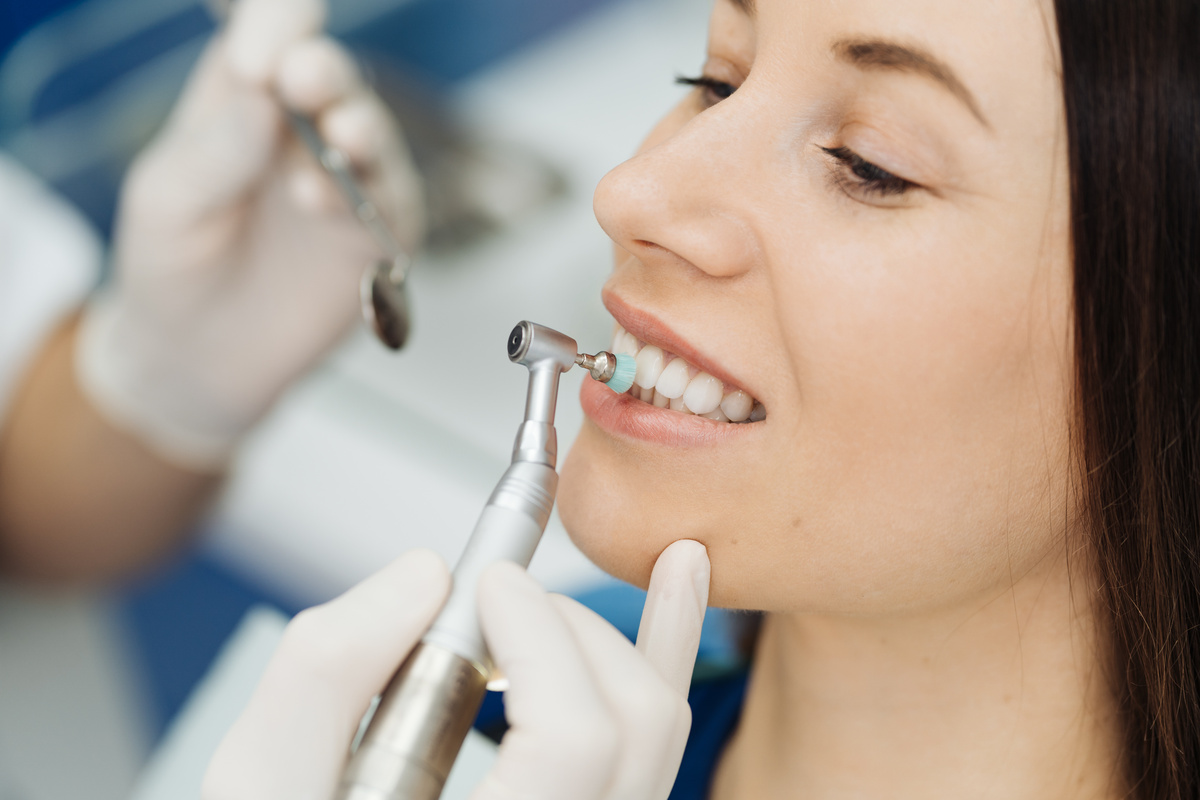 What’s the Difference Between Deep Cleaning and Regular Dental Cleaning?